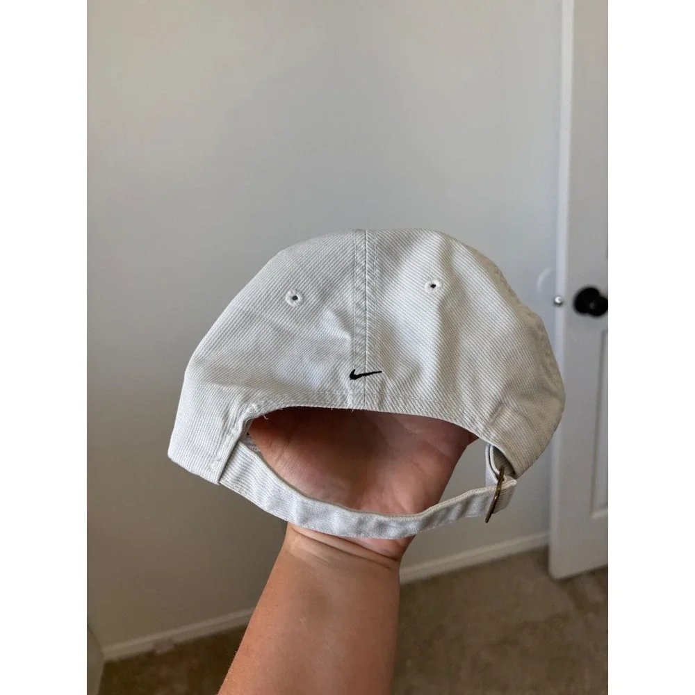 Vintage Nike Hat – White with Yellow & Black Details – Adult Size - Picture 3 of 5